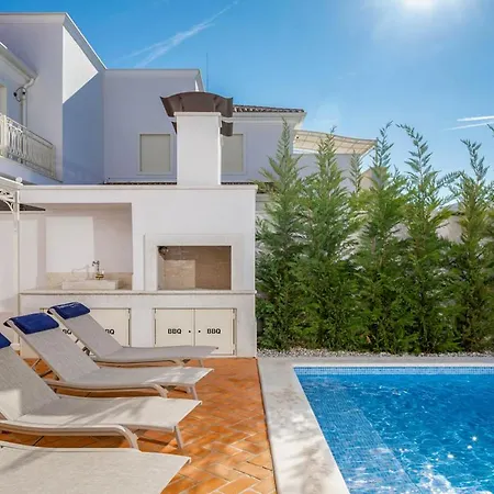 Vabriga Sleeps 8 With Pool Air Con And Wifi Tar-Vabriga