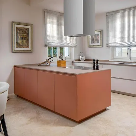 Villa Vabriga Sleeps 8 With Pool Air Con And Wifi Tar-Vabriga